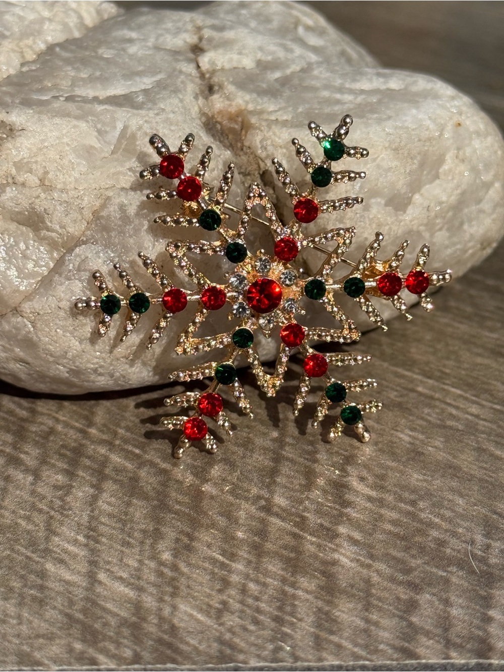 NWT Gold-Tone Snowflake Brooch with Red & Green Crystals Rhinestone Festive